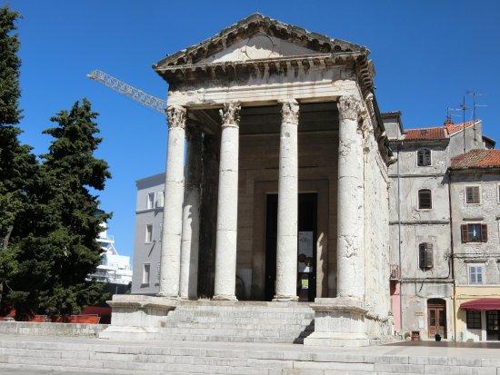 Temple d'Auguste