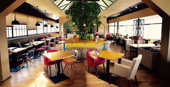 Paparazzi Cafe