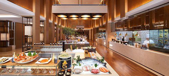 Grand Kitchen